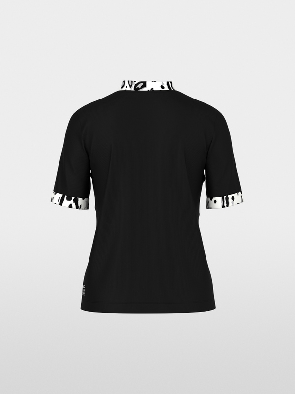 T-shirt with leopard-print sleeves