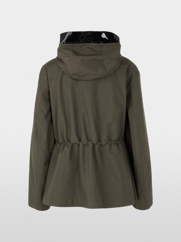 Veste outdoor avec cordon coulissant