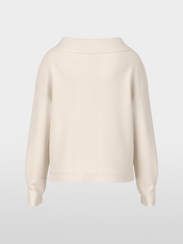 Long-sleeved shirt with boat neck