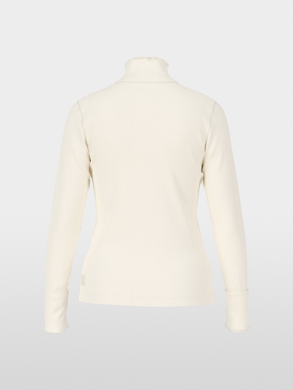 Plain long-sleeved turtleneck shirt