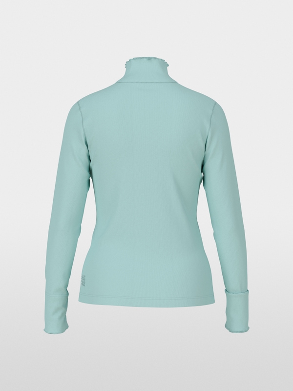 Plain long-sleeved turtleneck shirt