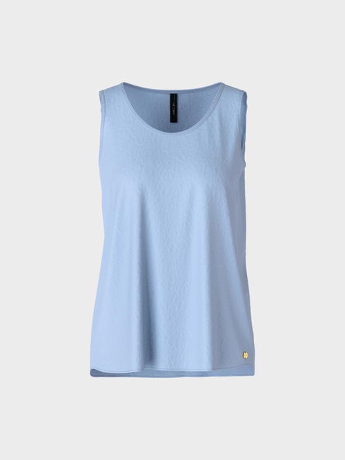 Lightweight sleeveless top