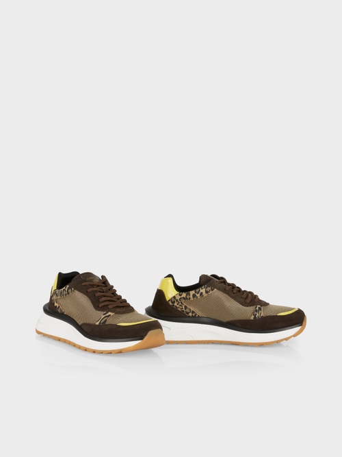 Slip on sneakers with Leo details