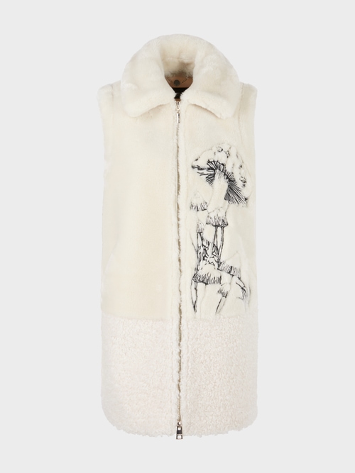 Lang fun fur vest met gebreid motief