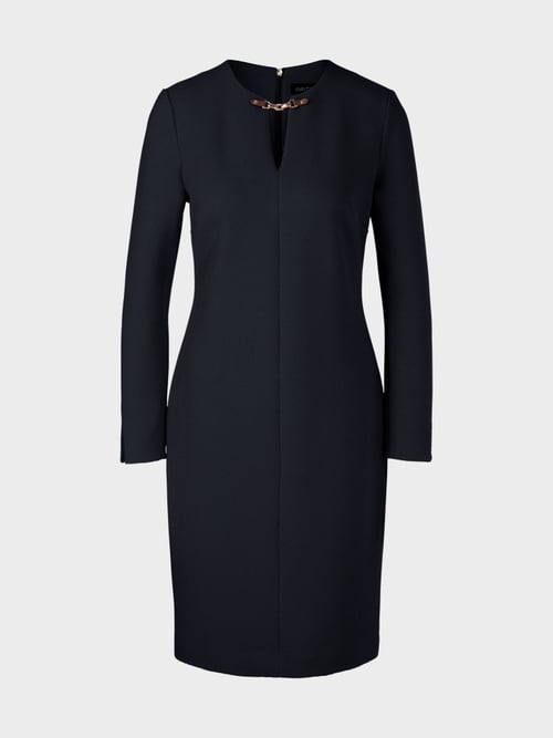 Mini-robe près du corps