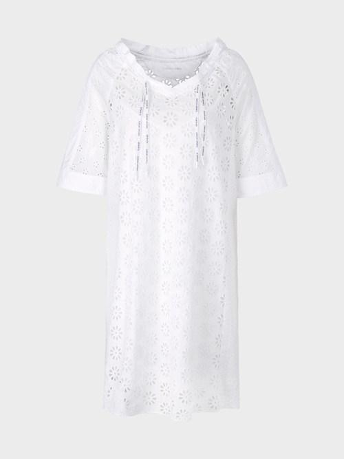 Robe avec dentelle brodée