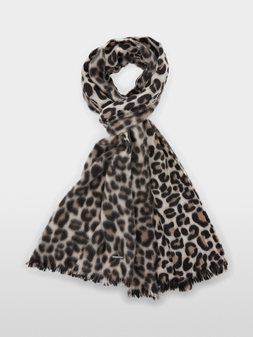 Scarf made from brushed woollen fabric