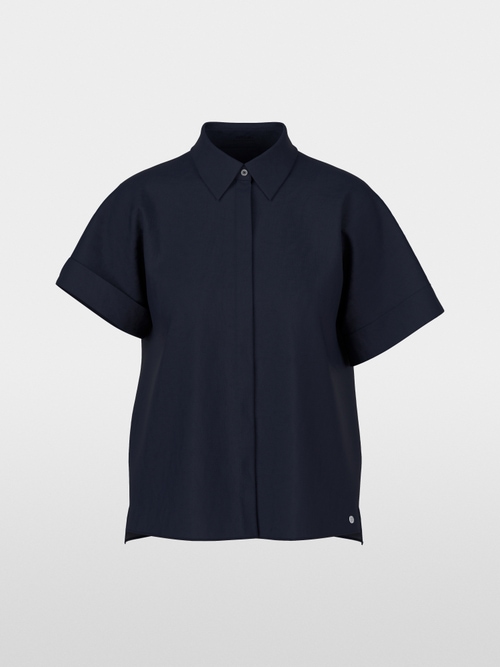 Minimalist kimono-style shirt blouse