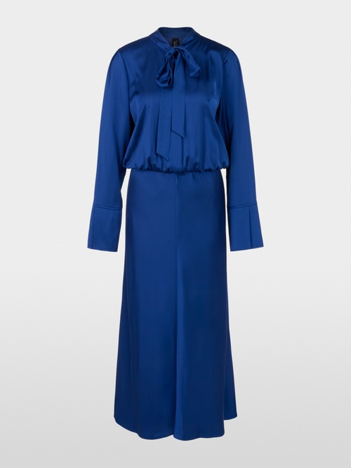Robe mi-longue à lavallière