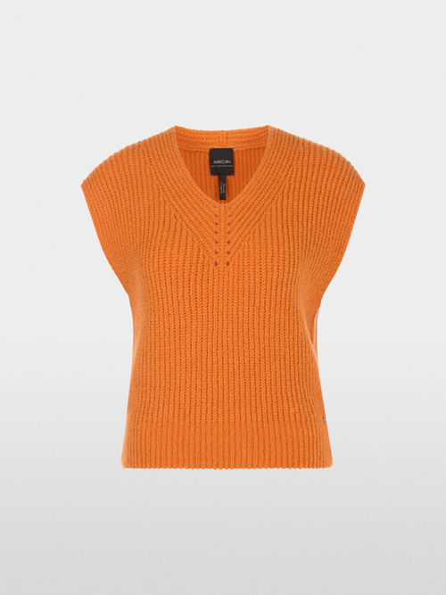 Pullunder Knitted in Germany