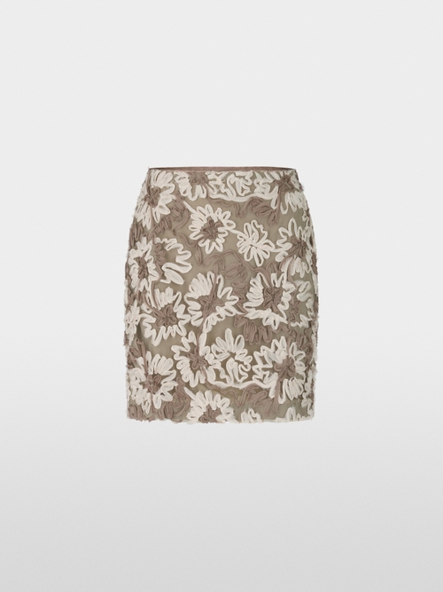 Mini skirt in floral 3D pattern