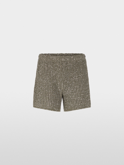 Airy shorts knitted in Germany