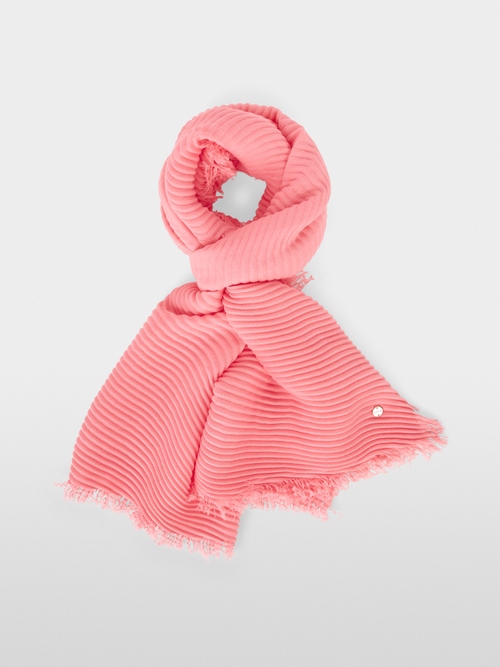 Pleated scarf
