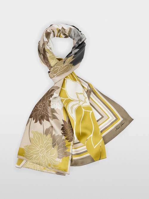 Elegantly shiny silk scarf