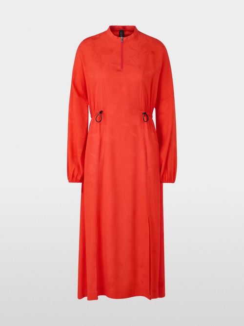 Robe évasée mi-longue