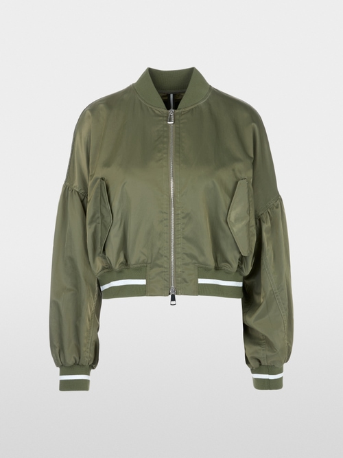 Fashionably interpreted bomber jacket