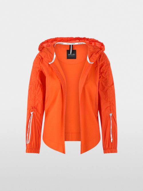 Sportive Jacke