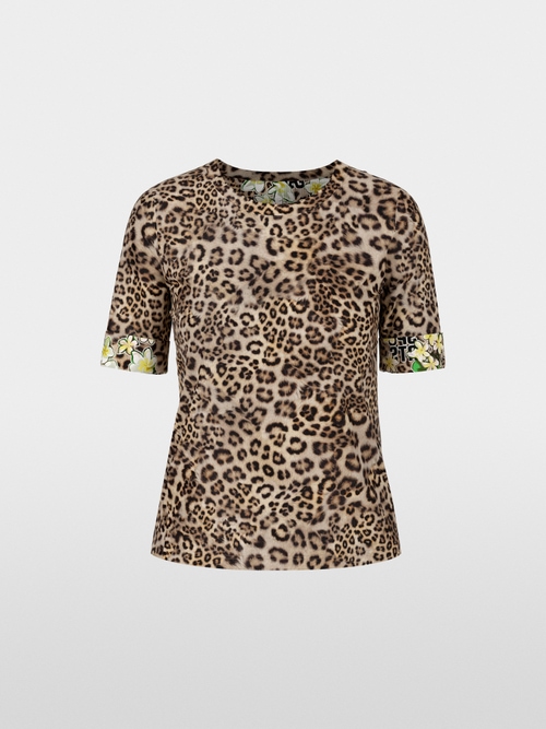 Fitted t-shirt with leopard print