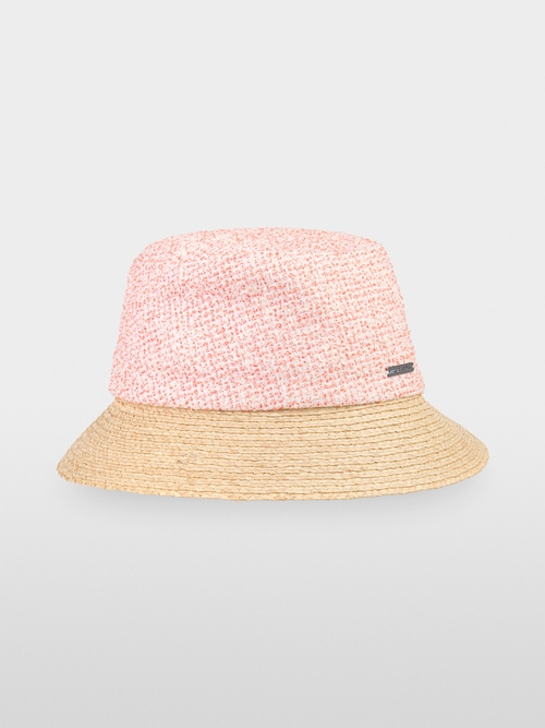 Chapeau bicolore en combinaison de matériaux
