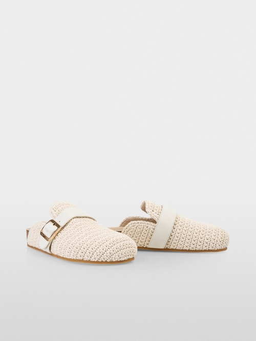 Chunky slippers with crochet effect