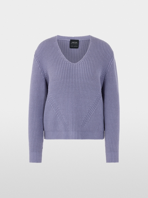 V-neck sweater Knitted in Germany