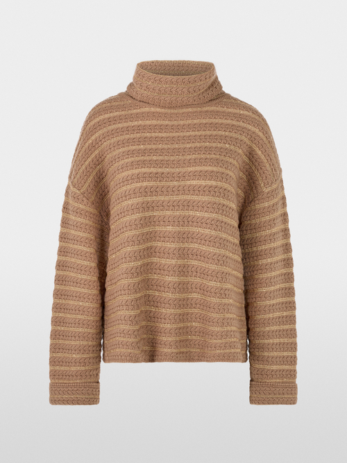 Pull à col roulé tricoté en Allemagne