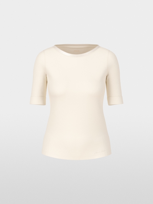 T-shirt with half-length sleeves