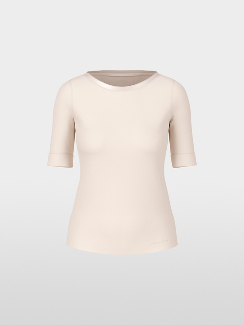 T-shirt with half-length sleeves