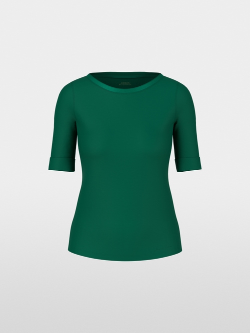 T-shirt with half-length sleeves