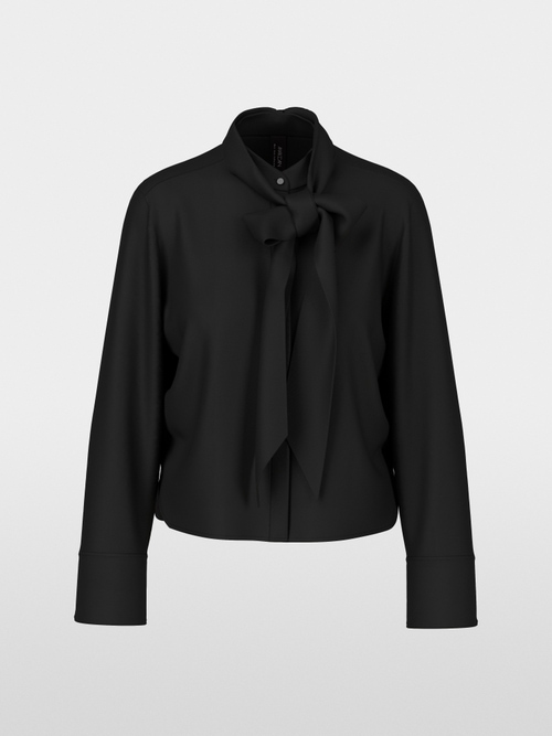 Blouse féminine avec col lavallière