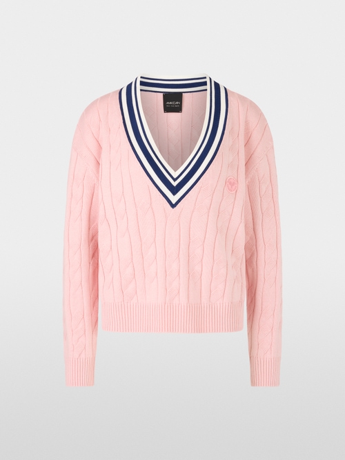 Jumper with cable pattern