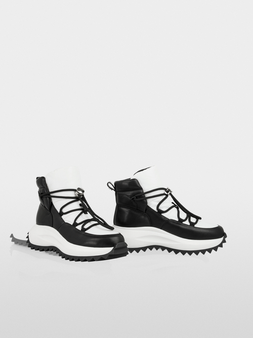 Ankle boots with platforms and laces